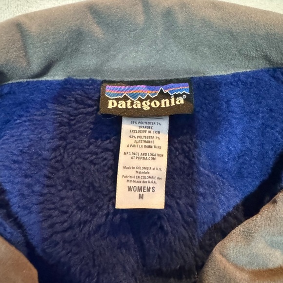Blue and Grey Vintage Women’s Patagonia R Fleece Jacket - Picture 7 of 11